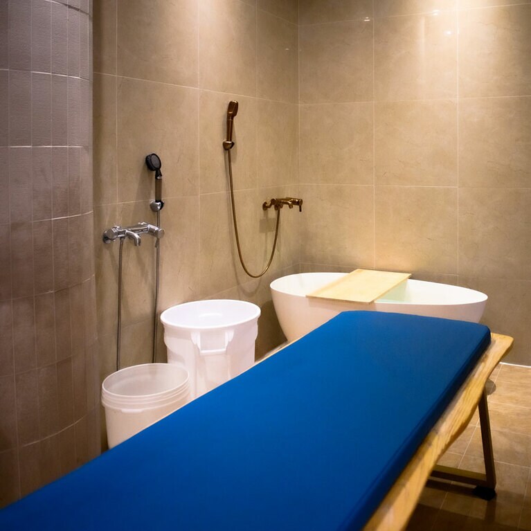 入浴後、垢を落としたらマッサージ。選んだオイルでボディの保湿が完了したら、シャンプー、クレンジング、フェイスマッサージに鎮静パックまでが基本のコース。