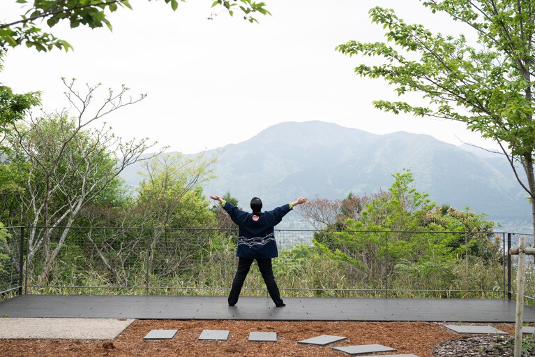 朝の澄んだ空気に包まれれる「朝霧テラス」での「棚田体操」で、清々しい目覚めを。