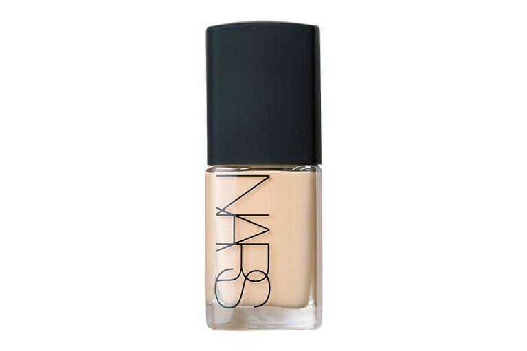 シアーグロー ファンデーション 全19色 30mL 6,000円／NARS JAPAN