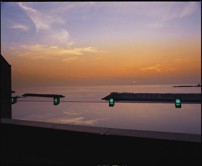爽快な眺望の展望風呂、湯賓閣「天宮の雫」。