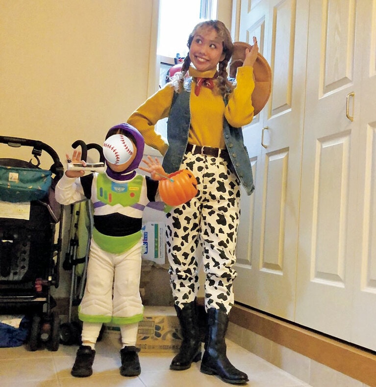 ハロウィンの日には仮装を楽しんだという。