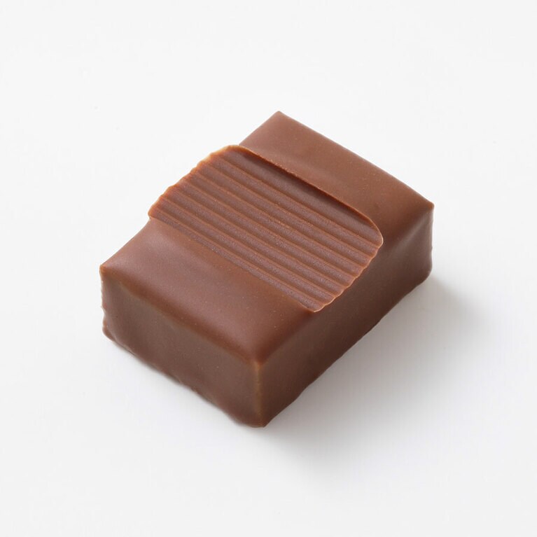 「アーリア」。