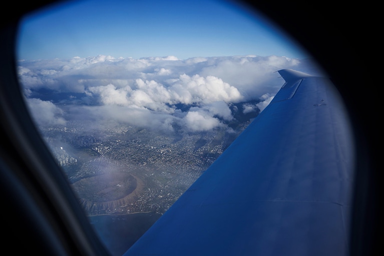 往路の窓からは、ダイヤモンドヘッドの火口が見えた。