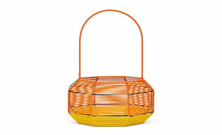 フラワーポット(H16cm×W31cm×D25cm ハンドル25cm)18,000円／マルニ(マルニ フラワー カフェ)