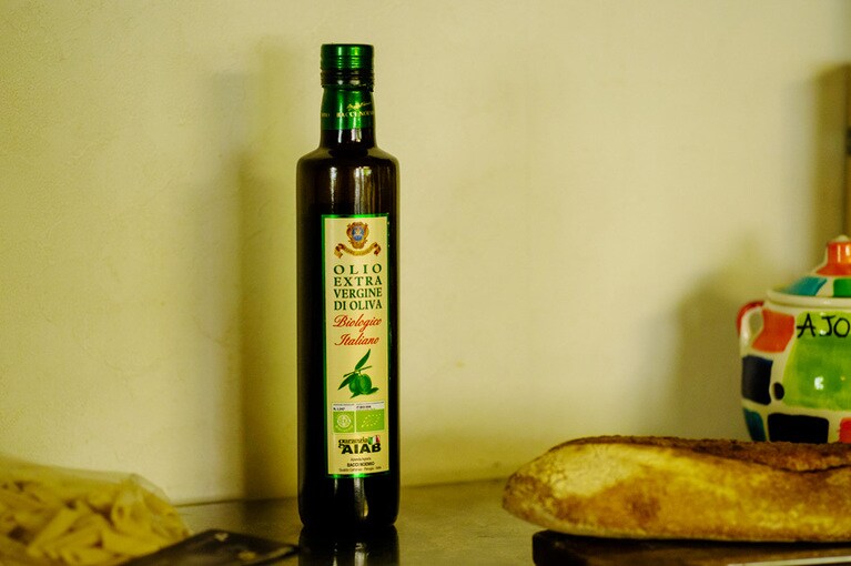 バッチ ノエミオ オリーブオイル 250ml 2,400円。