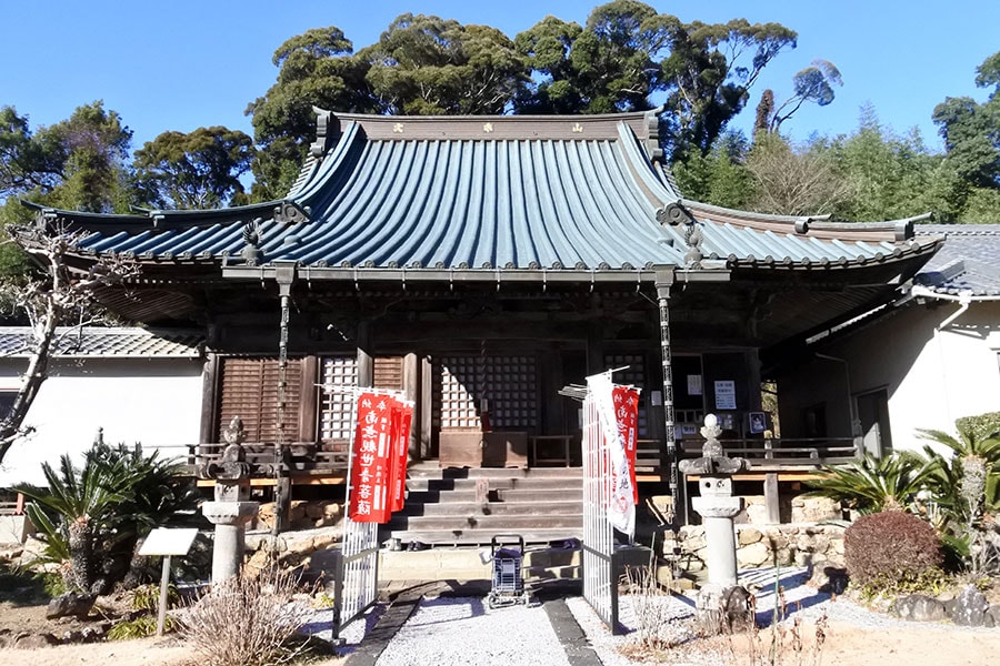 湖北五山のひとつ、摩訶耶寺。国の重要文化財の不動明王像と千手観音像が拝観できます。