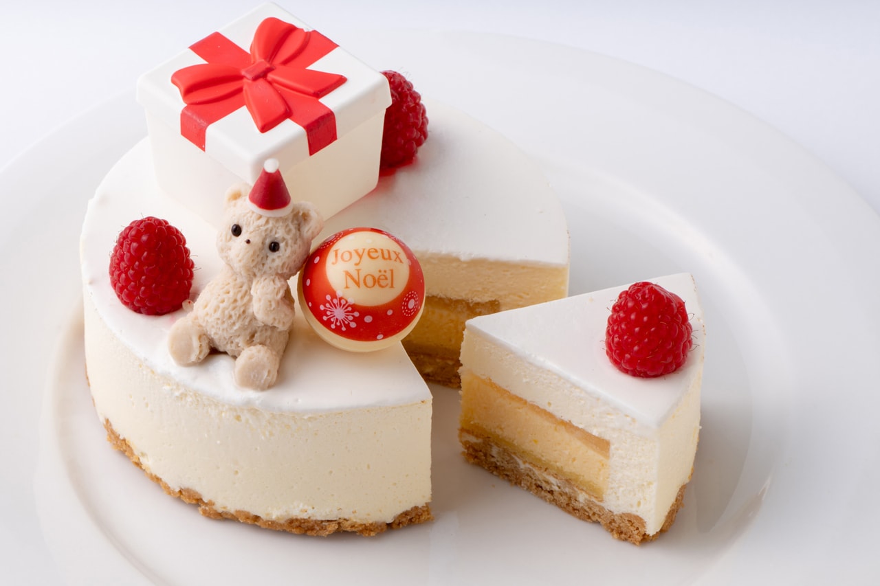 チョコレートで作られたギフトボックスやベアは別添え。