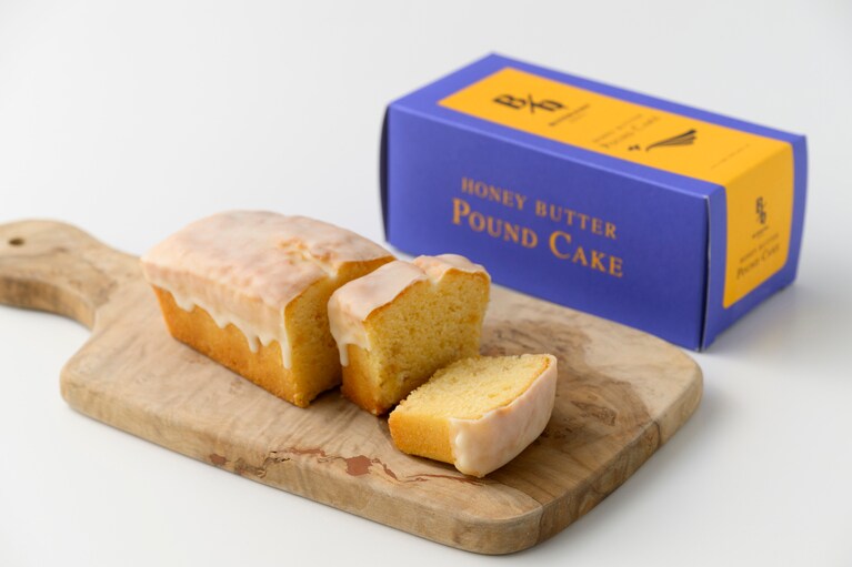 ハニーバターパウンドケーキ 1,404円。