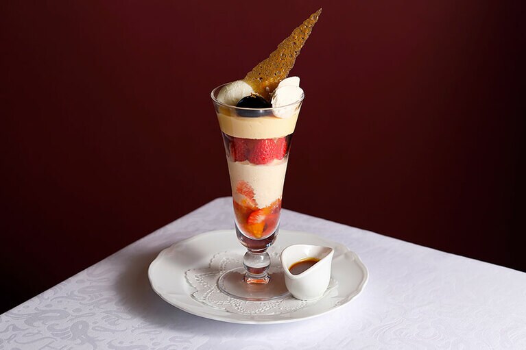 プリン ア ラ モードパフェ 1,800円。