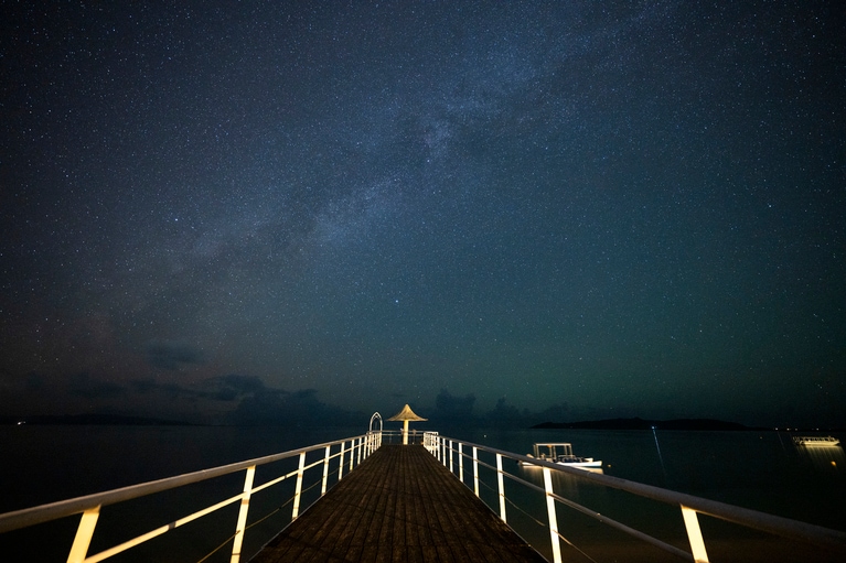 日本有数の星空の美しさを誇る石垣島。まさに星降る夜を存分に満喫できます。