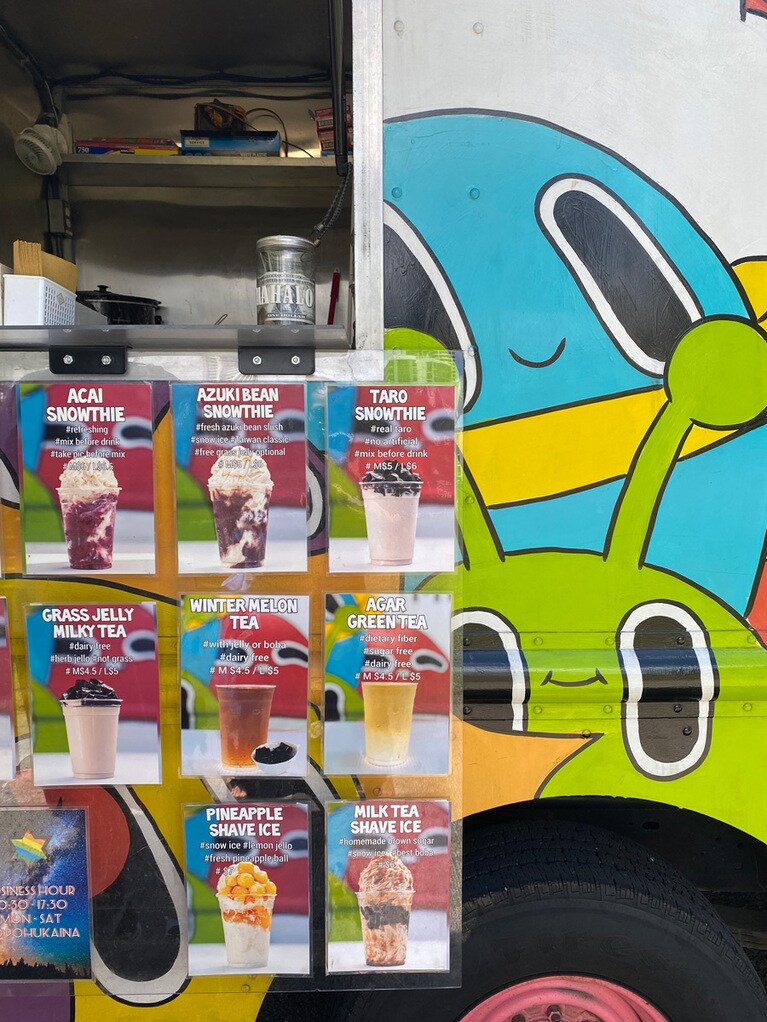 スノージーと呼ぶシェイブアイストッピングのフルーツスムージーも人気。