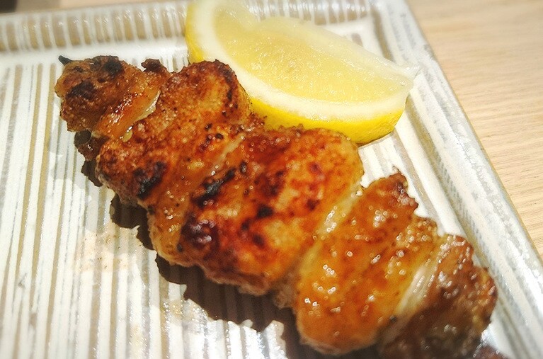 サクサクした歯応えのあとに、ジワッと脂の串。出し方も巧みだ。