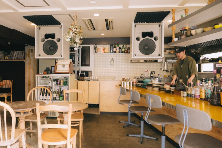 JBLヴィンテージのスピーカー。「特に70年代のジャズと相性がいいです」と店主・ワタナベ優さん。