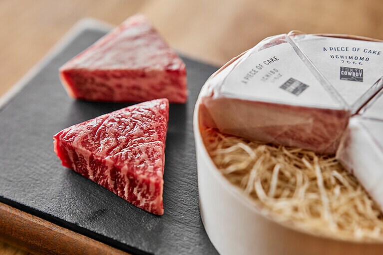 A Piece of Cake(ケーキ型カット･和牛ステーキ2種類食べ比べ) 約300g 7,560円(税込)／TOKYO COWBOY