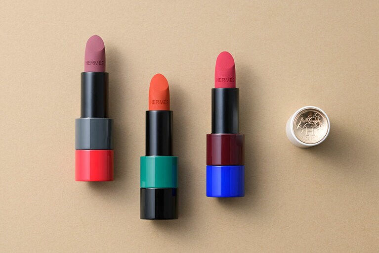 ルージュ エルメス ルージュ ア レーヴル マット 左から：ローズ・タミゼ、オランジュ・ブリュレ、ローズ・マゼンタ 各8,800円／エルメスジャポン(限定発売中)