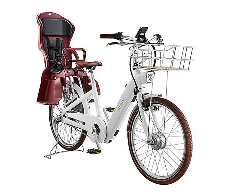 市販のチャイルドシートの取り付けも可能。