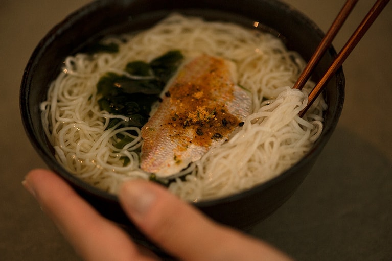 おいしい即席にゅうめん、お湯を注いで3分でできあがり！