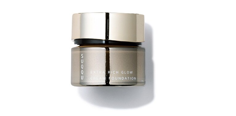 エクストラ リッチ グロウ クリーム ファンデーション SPF15・PA++(004のみSPF13・PA++) 全7色 30g 10,000円／SUQQU