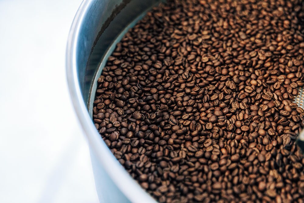 コーヒーは期間を決めて、同じ豆の浅煎りと深煎りのみ。