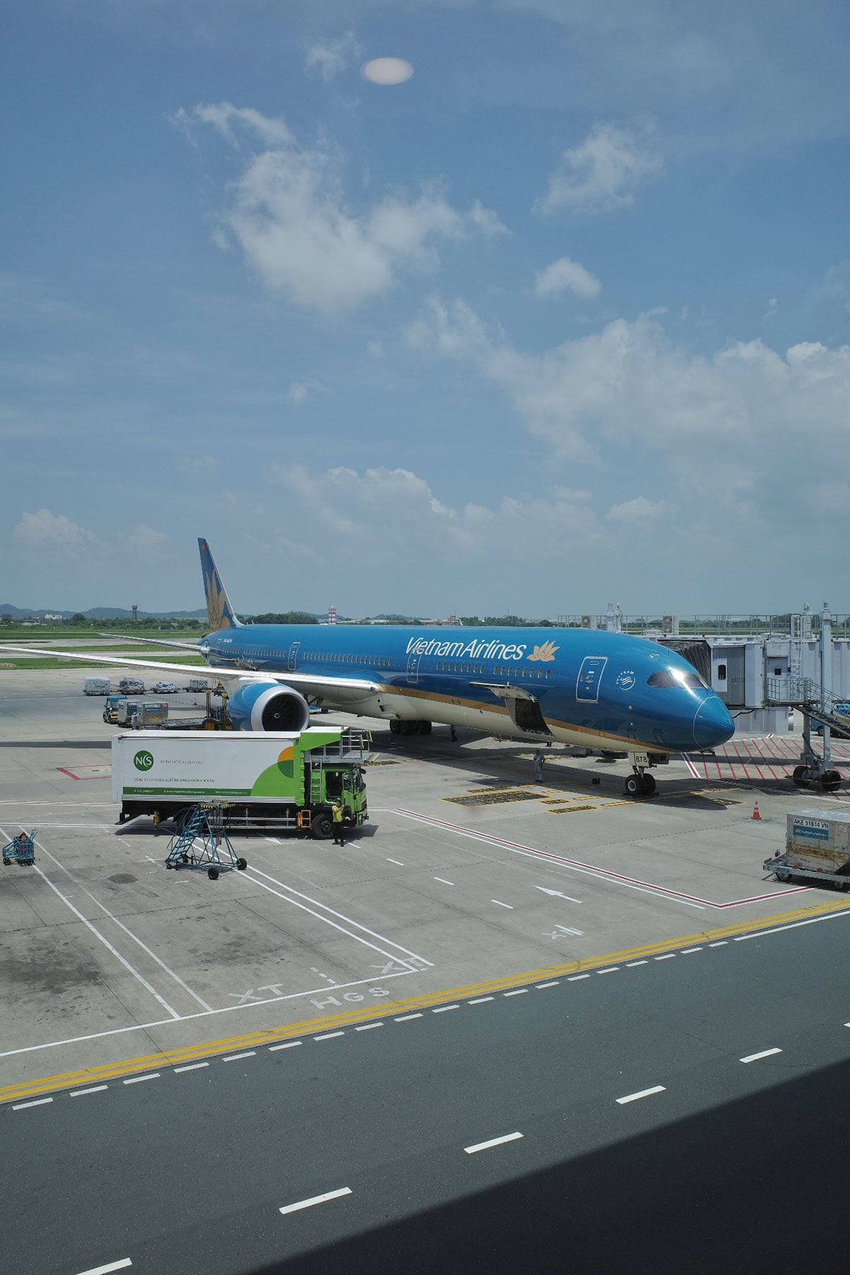 ターコイズが目印のベトナム航空。客室乗務員のユニフォームも同じ色だ。