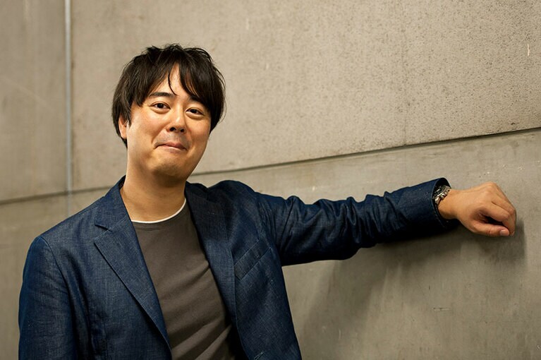 「役者じゃないんで、写真はあまり撮られ慣れていないから……」と照れた表情が可愛らしいです。