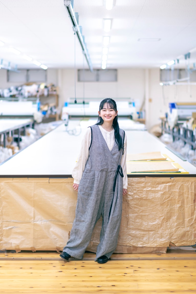 【俳優・山田杏奈がネストローブをまとう】徳島の風が肌に触れる、“心地よさの源泉”を巡る旅