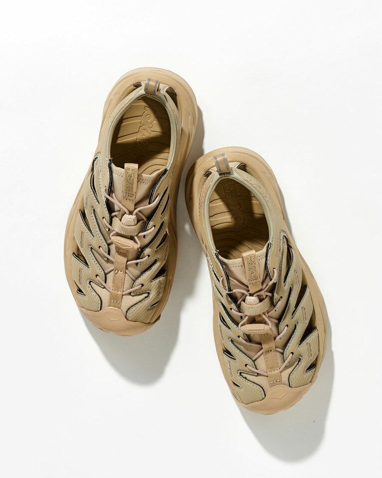 サンダル 16,500円／ホカ(デッカーズジャパン)