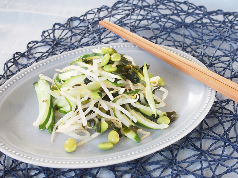 （6）冷蔵庫に入れて、30分ほど味をなじませたら、器に盛り付けて完成です。