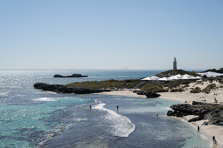 高台から見たビーチ。