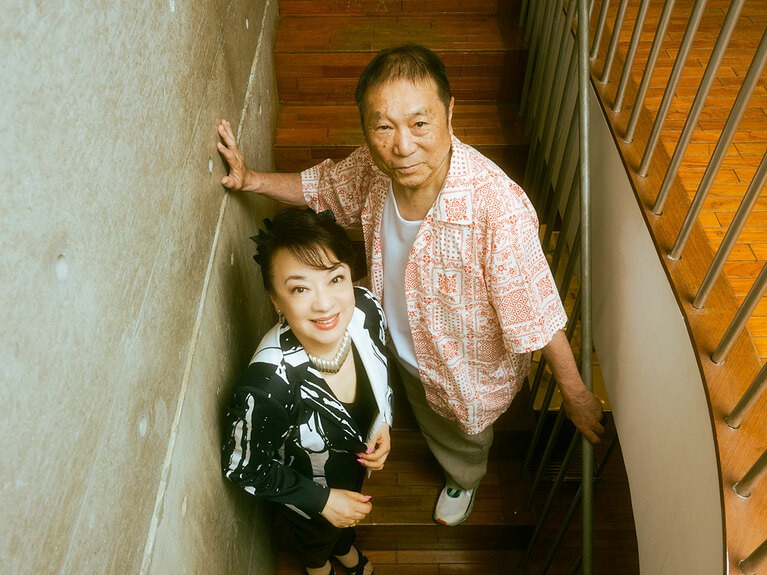 左：ジュディ・オングさん、右：近田春夫さん。