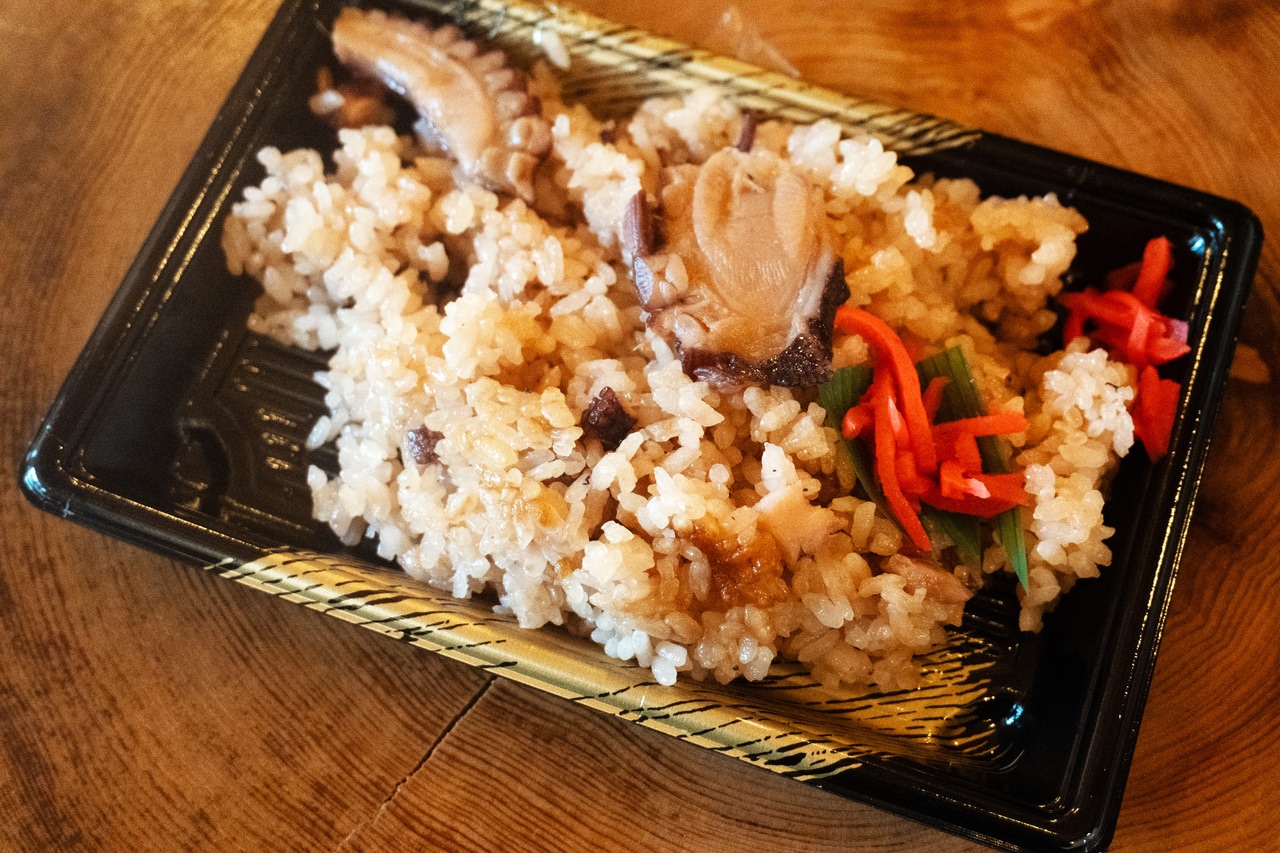 「鹿嶋だこのたこ飯」（450円）は絶品。