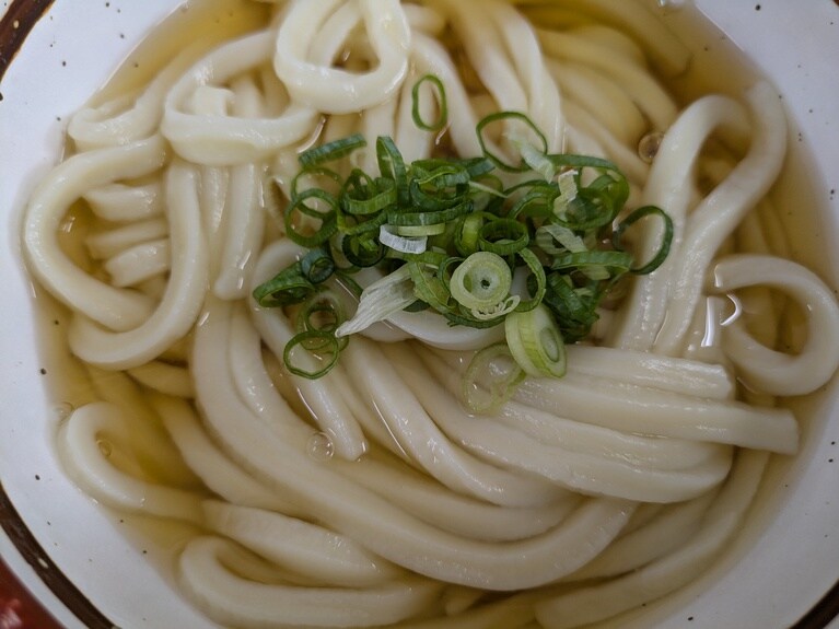 うどんは小麦、塩、水というシンプルな材料だけにうつ技術が麺の味を決める。