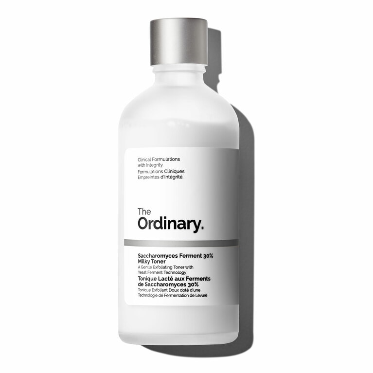 優しい角質ケアがかなうミルキートナー。発酵させる際に、酵母発酵技術を採用したサッカロミセス発酵液を配合。サッカロミセス発酵液が、古い角質を優しくオフするよう働き、なめらかで透明感のある肌へ導く。保湿成分スクワランも15％配合。エタノール、香料、グルテン、シリコンがすべてフリー。S ファーメント 30 ミルキートナー 100ml 2,530円／オーディナリー