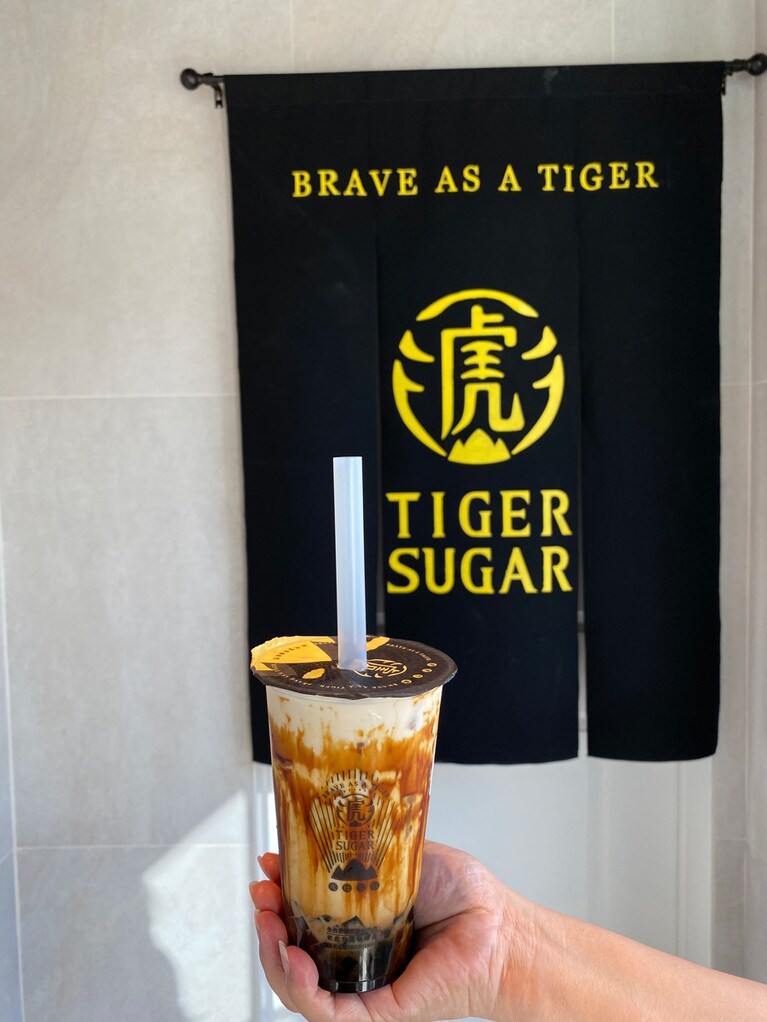 黒糖が容器の側面にべったり。濃厚ですが、クリームムースは爽やか！ 6.5ドル。