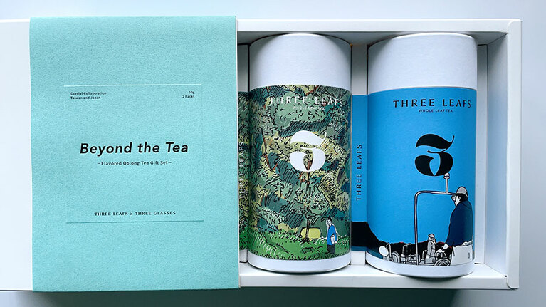 左がグレープフルーツ烏龍茶、右が巨峰烏龍茶。どちらもほんのりと香る酸味が特色。