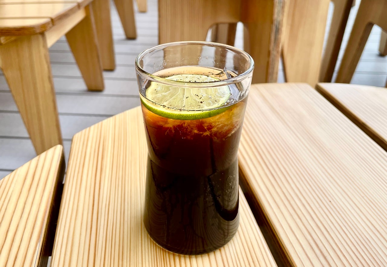 「WILDSIDE バレルエイジド コールド ブリュー & コーラ」1,400円。