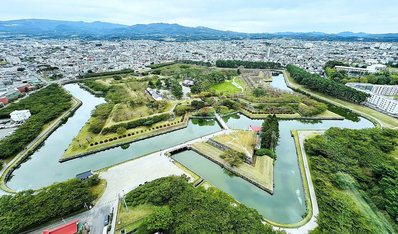 ルート1は、ホテル→はこだて自由市場→五稜郭公園→ホテル。