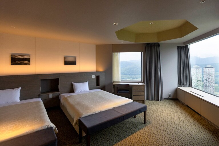 クローゼットなどもあり、暮らすように過ごせる。