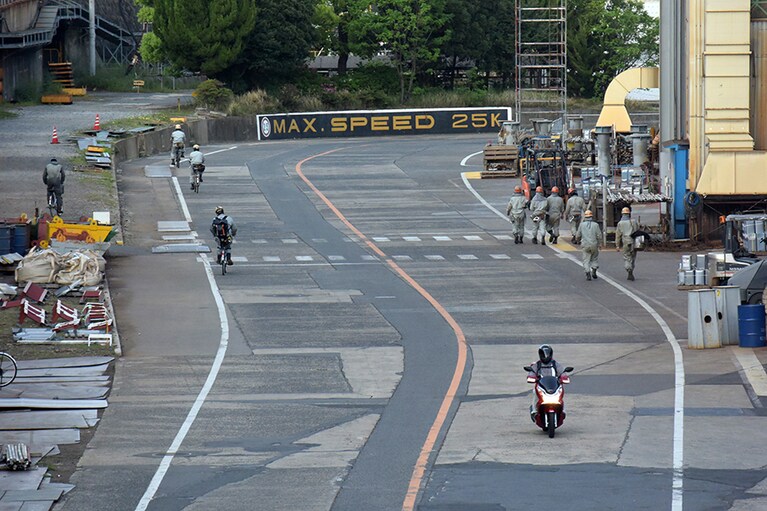 夕方のSSK。仕事を終えた人々が家路に向かいます。