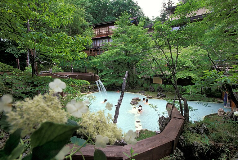 泡の湯旅館［長野／白骨温泉］大露天風呂。