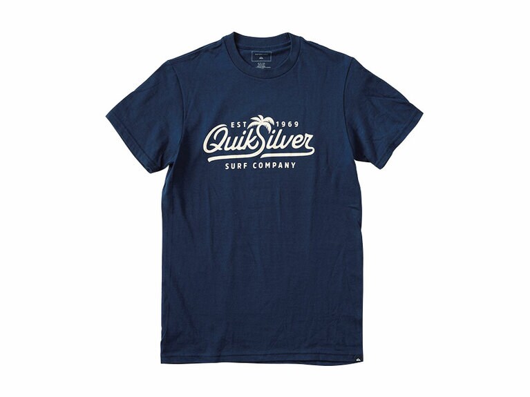 着回しに活躍しそうなシックなネイビー。＠クイックシルバー