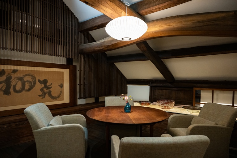 江戸時代に建てられた母屋の2階にあるレストラン。