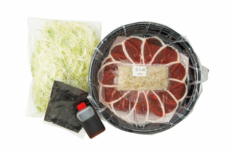 鴨すき 鴨肉約130g、鴨団子約50g、ねぎ約300g、だし用昆布、鴨すきのだし 1人前 3,000円(税込)