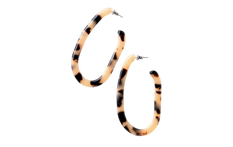 ハンドメイドのフープピアス 40ドル／ヒア