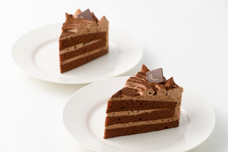 チョコ生ケーキ（小物） 各577円。※地域によって、サイズと価格が異なります。