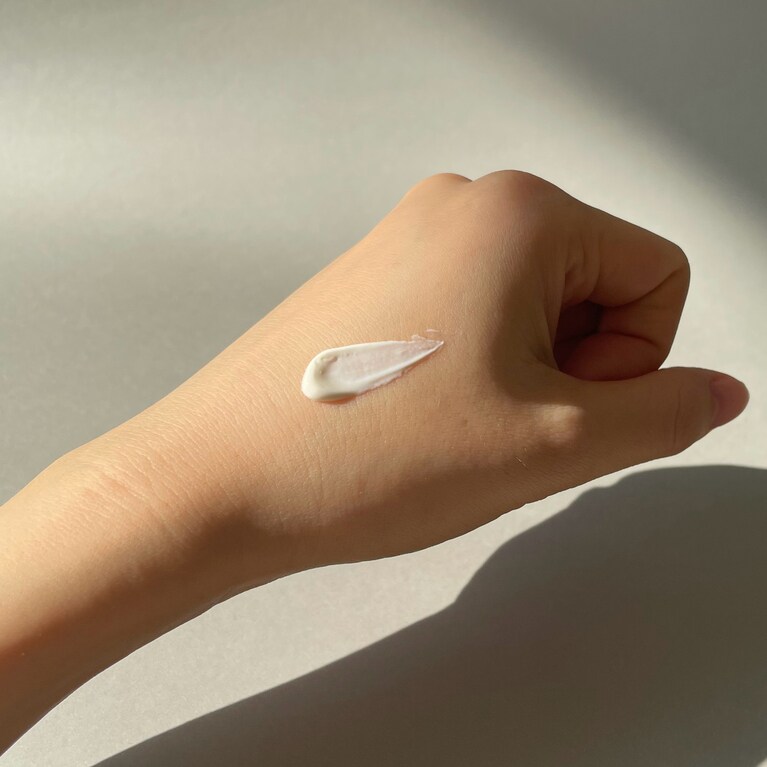 ホワイトショット セラムUVのテクスチャー。