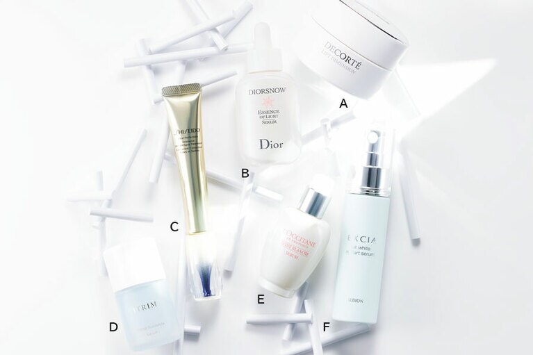 A：DECORTÉ「リフトディメンション エバーブライト クリーム」［医薬部外品］50g 10,000円／コスメデコルテ  B：Dior「スノー アルティメット エッセンス オブ ライト」［医薬部外品］30mL 16,000円／パルファン・クリスチャン・ディオール  C：ITRIM「ルリホワイト セラム」［医薬部外品］18mL 18,000円／ITRIM  D：SHISEIDO「バイタルパーフェクション リンクルリフト ディープレチノホワイト 5」［医薬部外品］20g 13,400円 (編集部調べ)／SHISEIDO  E：L’OCCITANE「レーヌブランシュ ブライトコンセントレートセラム」［医薬部外品］30mL 10,500円／ロクシタンジャポン  F：ALBION「エクシア ジェットホワイト リスタートセラム」［医薬部外品］60g 8,000円 (4/18発売)／アルビオン