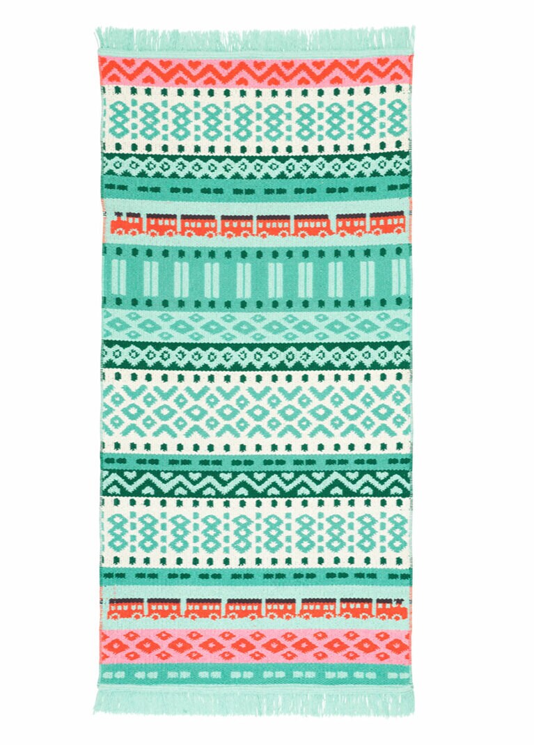 鮮やかな配色。シェップヘスト ラグ 平織り 3,499円。