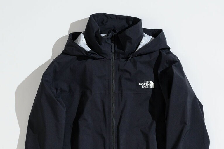 ユニセックスレインコート：ベビーカバーは着脱可能。子どもが大きくなったら、通常のレインコートとして着られる。