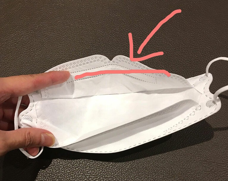 ワイヤーが当たるこの部分にポツポツが！